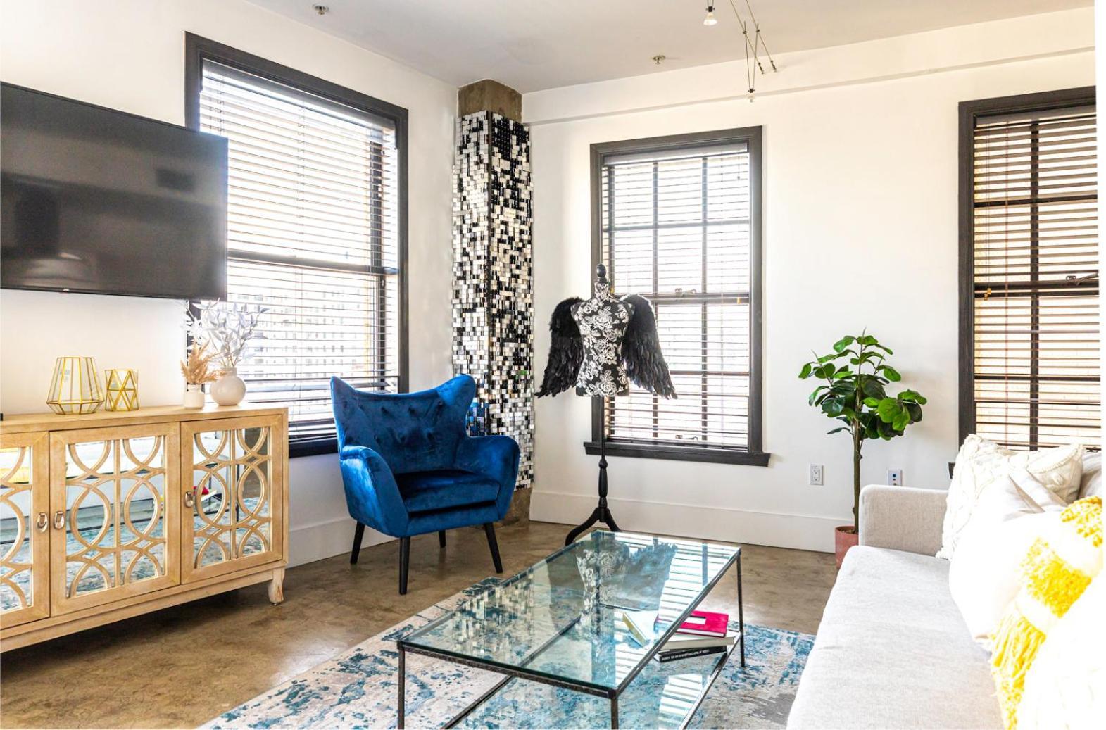 Stylish Loft 2 Queens & 2 Sofas * Los Angeles